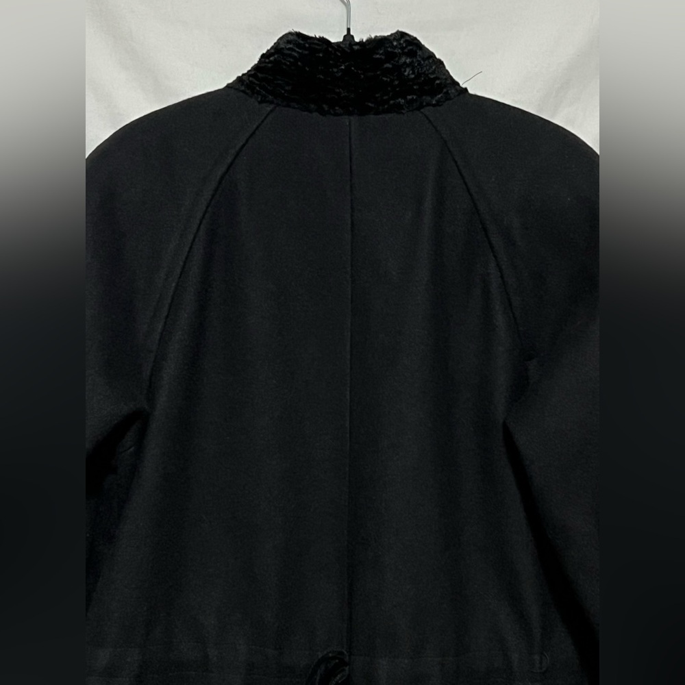 VINTAGE Karizma Long Black Wool Coat Cape Faux Fur Trim Gold Button Classic 70’s - Picture 10 of 16
